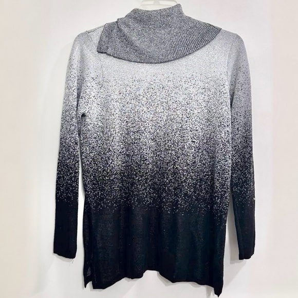EUC Adrienne Viattadini Chic Metallic Gradient Sweater with Button Detail - Picture 2 of 3
